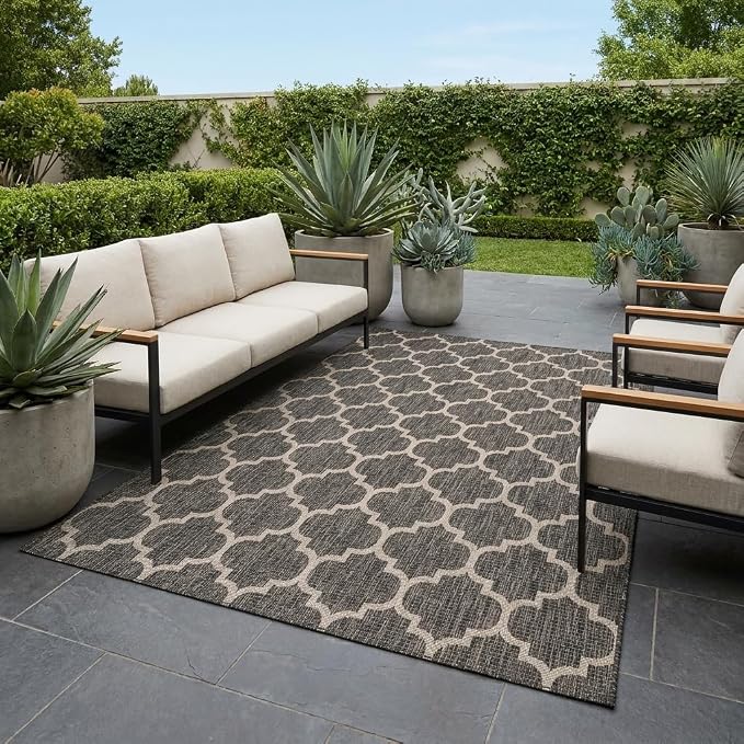 Unique Loom Outdoor Trellis Collection Area Rug (7' 1" x 10' Rectangle, Black/ Ivory)