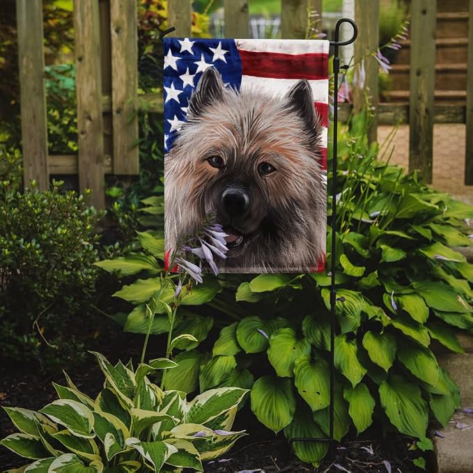 Caroline's Treasures CK6588GF Keeshond American Flag Garden Flag Mailbox Flag Decorative Yard Flag Banner Outside Patio Artwork Yard Flower Beds, Garden Size, Multicolor
