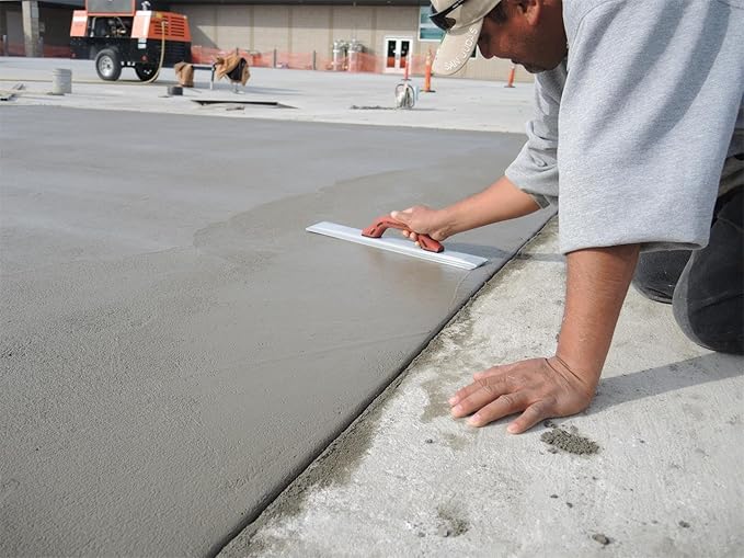 MARSHALLTOWN 20 Inch Beveled End Magnesium Hand Float, Concrete, 20 Inches, DuraSoft Handle, Cast Magnesium Blade, Assembled in USA, 146D