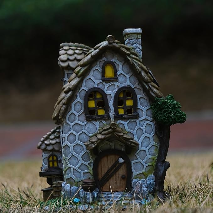 Solar Garden House Statues Outdoor Yard Resin Decoration Gift Handmade Housewarming Gift for Patio Yard Lawn Waterproof Cracking