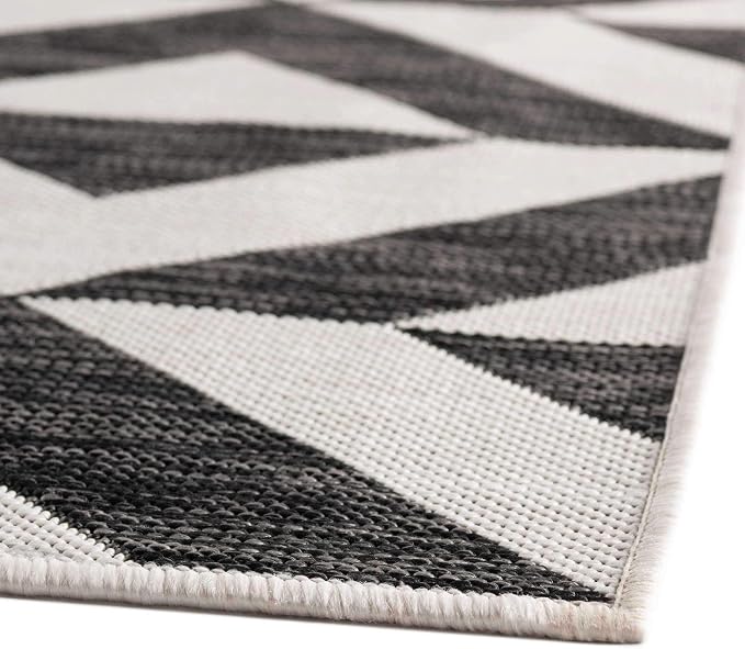 Unique Loom Outdoor Collection Area Rug - Napa (7' 10" x 10' Rectangle, Charcoal Gray/ Ivory)