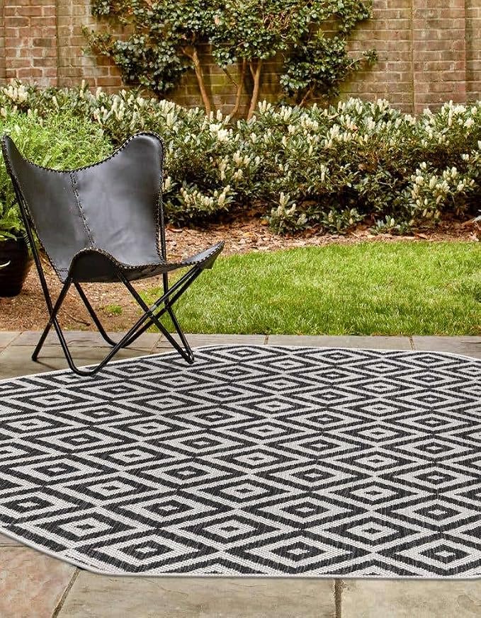 Unique Loom Jill Zarin Outdoor Collection Area Rug - Costa Rica (4' 1'' Octagon, Charcoal Gray/ Ivory)