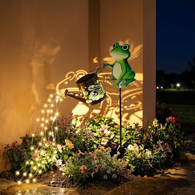 Solar-Powered Frog Watering Can Garden Stake Light, Metal Frog Statue Silhouette Pillar Garden Feature Light, for Christmas, Mother's Day, Birthday Gifts, Garden, Lawn, Courtyard Decorations.