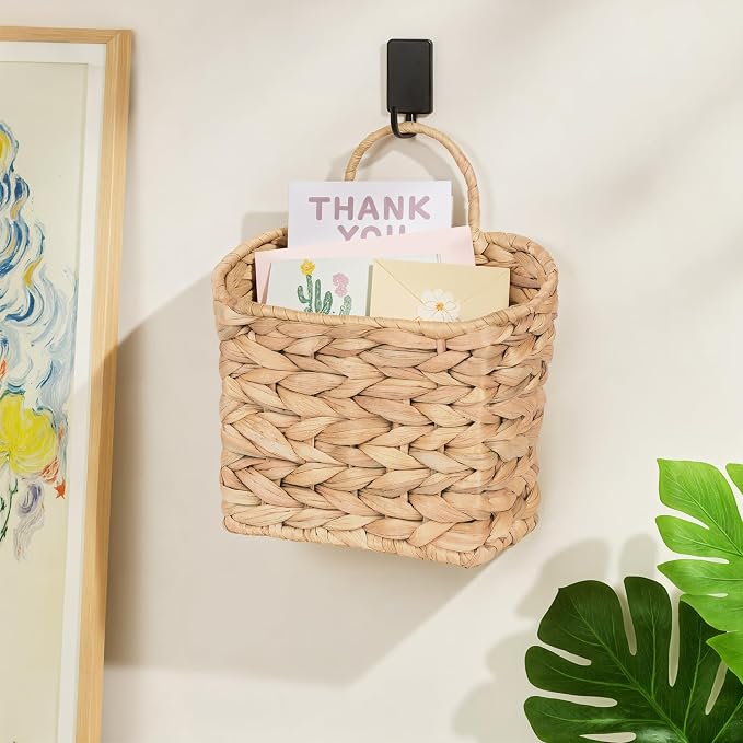 iEGrow Set of 2 Hanging Basket, Wicker Wall Basket Natural Water Hyacinth, Hanging Baskets for Organizing and Decor, Storage Baskets for Door Mounted Entryway Flower Mail Plant Garden