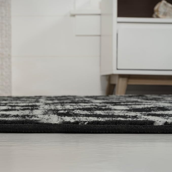 JONATHAN Y Aisha Moroccan Triangle Geometric Black/Cream Indoor Area Rug, 4x6, Contemporary, Modern, Easy-Cleaning for Living Room, Bedroom, Kitchen, Pet Friendly, Non-Shedding (MOH206C-4)