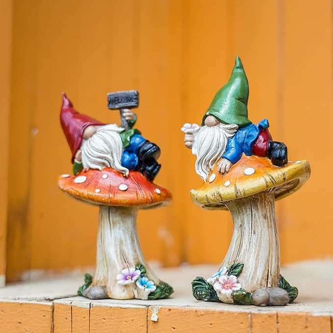 TERESA'S COLLECTIONS Resin Statues for Yard, Set of 2 Cute Garden Gnomes on Mushroom Statues for Outdoor Patio Porch Lawn, Ideal Gift for Dad Mom Birthday, Outside Decor Housewarming Gifts, 7"