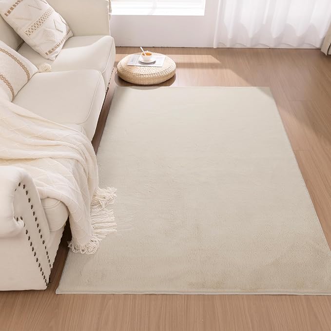 SHACOS Ultra Soft Faux Rabbit Fur Area Rug 5'x7', Non Slip Washable Padded Living Room Rugs, Fluffy Cozy Indoor Modern Carpet for Bedroom Dining Room Kids Room Dorm Home Decor, Beige