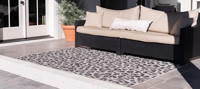 Unique Loom Outdoor Safari Collection Area Rug - Leopard (4' 1" x 6' 1" Rectangle, Light Gray/ Gray)