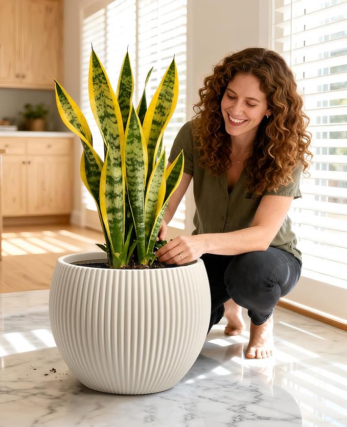 homenote Flower Pots 14.5 Inch,Large Plant Pots Indoor with Drainage,Plastic Pots for Plants,Garden Pots for Outdoor,Large Planters for Indoor Plants,Big Plastic Planter,Cream