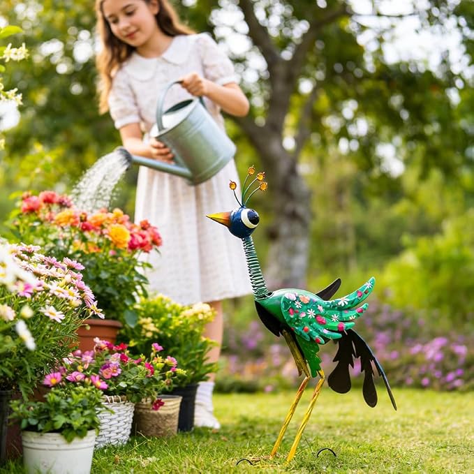 Metal Peacock Garden Statue,Outdoor Peacock Sculpture Decor Yard Art,Farmhouse Art for Yard, Patio, or Housewarming Present for Mom, Friends