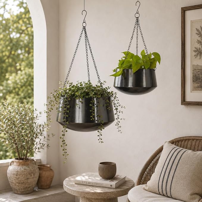 Deco 79 Metal Indoor Outdoor Wall Planter Indoor Outdoor Hanging Dome Hanging Planter with Chain, Set of 2 Plant Hanger 5", 7"H, Black
