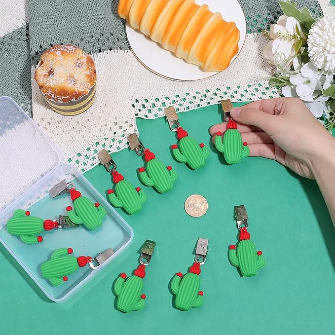PH PandaHall 10pcs Cactus Tablecloth Weights Green Cactus Table Covers Clip Cactu Pendant with Metal Clips Plant Tablecloth Clamps for Curtains Outdoor Garden Picnic Holiday Dinner Party Decor