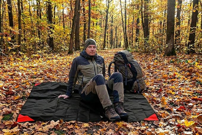 Orga'Neat Pocket Picnic Blanket, Beach Mat Waterproof Sandproof, Compact Lightweight Small Tarp for Camping, Hiking, Backpacking, Festival, Travel, Foldable in Bags (Black/Red, 55"x60")