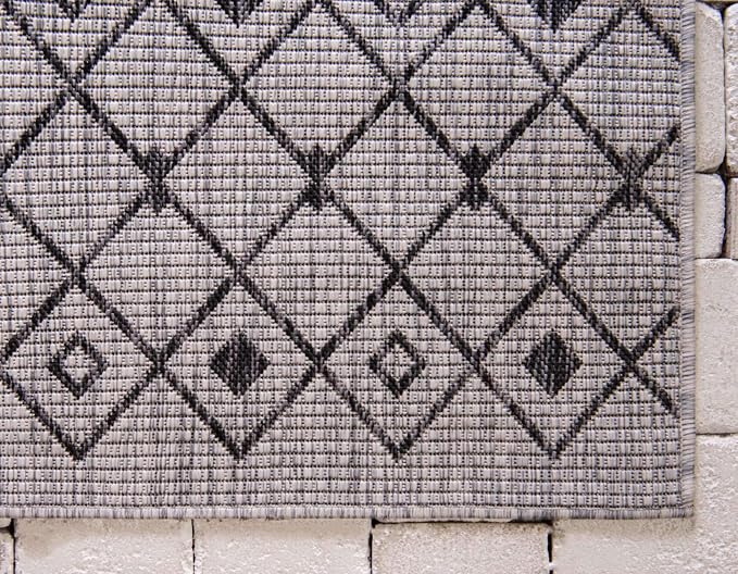 Unique Loom Outdoor Trellis Collection Area Rug - Tribal Trellis (6' 1" x 9' Rectangle, Gray/ Black)
