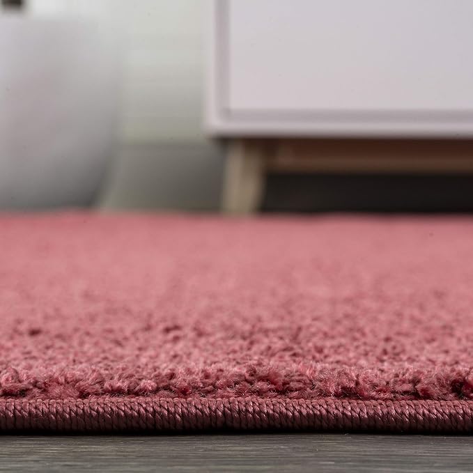 JONATHAN Y Haze Solid Low-Pile Red Indoor Area Rug 5x8, Coastal,Bohemian,Minimalist,Classic, Easy-Cleaning for Living Room,Bedroom,Kitchen,Pet Friendly,Non-Shedding (SEU100E-5)