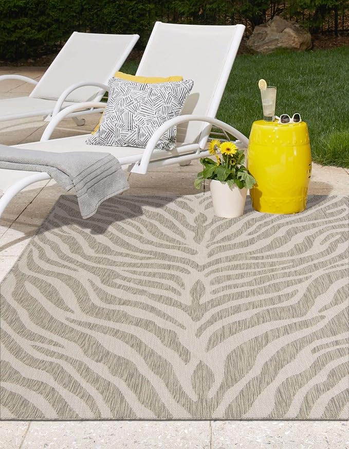 Unique Loom Outdoor Safari Collection Area Rug - Tsavo (3' 1" x 5' 3" Rectangle, Gray/ Ivory)