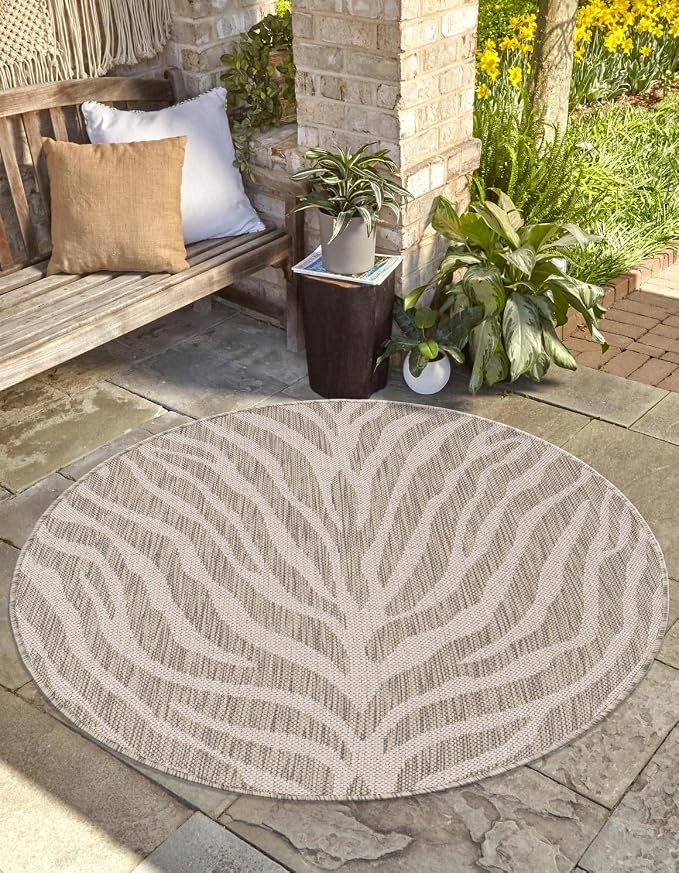 Unique Loom Outdoor Safari Collection Area Rug - Tsavo (4' 1" Round, Gray/ Ivory)