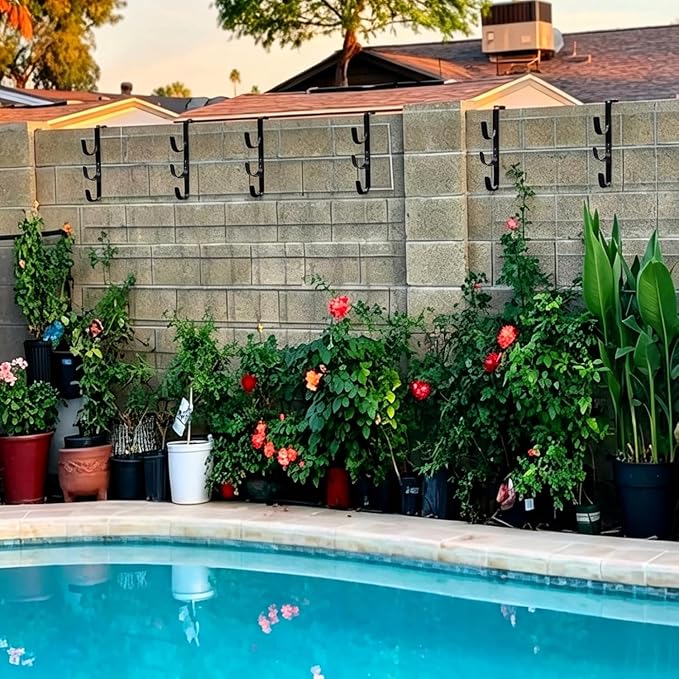 2 Pcs of Three-Layer swimming pool fence hooks, suitable for swimming pool equipment, rust-proof swimming pool net pole hooks, used for hanging tools, rakes, nets and other swimming pool accessories.