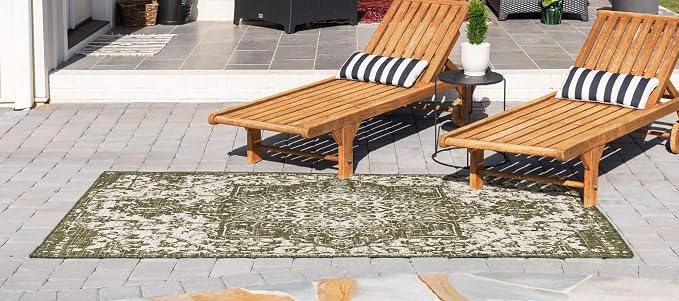 Unique Loom Outdoor Collection Area Rug - Dubai (7' 10" x 10' Rectangle, Green/ Ivory)