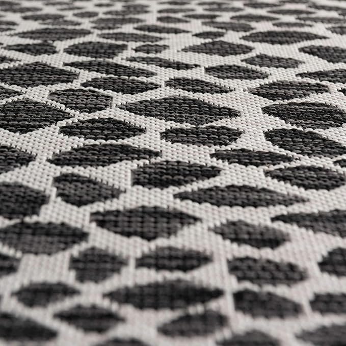 Unique Loom Outdoor Collection Area Rug - Cape Town (2' x 3' 1" Rectangle, Black/ Ivory)