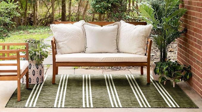 Unique Loom Outdoor Collection Area Rug - Anguilla (7' 10" x 10' Rectangle, Green/ Ivory)