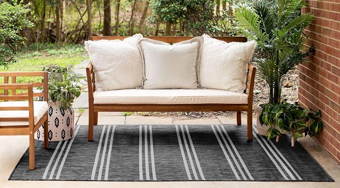 Unique Loom Outdoor Collection Area Rug - Anguilla (6' 1" x 9' Rectangle, Charcoal/ Ivory)