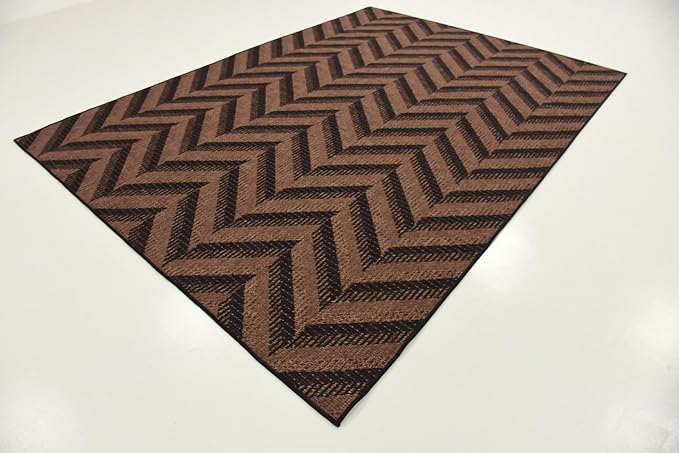 Unique Loom Outdoor Modern Collection Area Rug - Chevron (7' 1" x 10' Rectangle, Brown/ Black)
