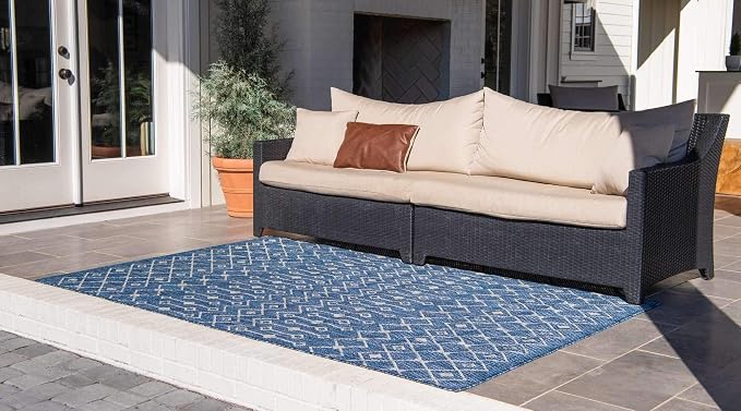 Unique Loom Outdoor Trellis Collection Area Rug - Tribal Trellis (9' x 12' Rectangle, Blue/ Ivory)