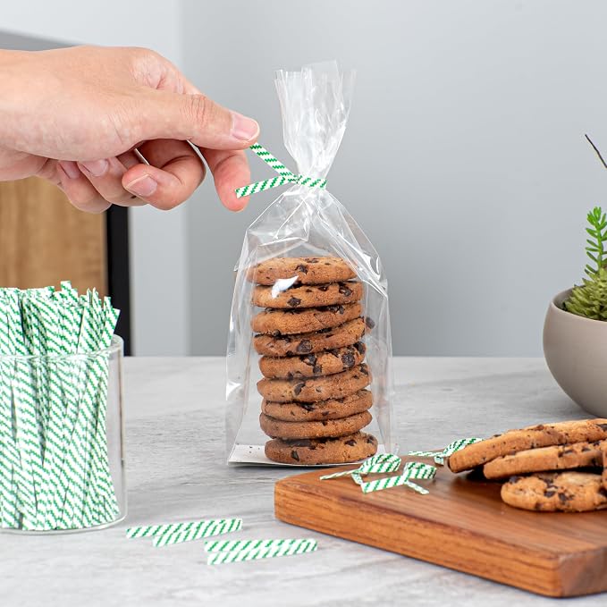 Restaurantware Twist Ties 500 Pack of 4-Inch Reusable Paper Bag Ties Laminated Gripping Strong Green Flush-Cut Bread, Candy, Coffee, Cookie, Bakery Bag, Party, Gifts, Cake Pops, Packaging