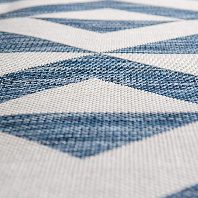 Unique Loom Jill Zarin Outdoor Collection Area Rug - Napa (4' 1" Round, Blue/ Ivory)