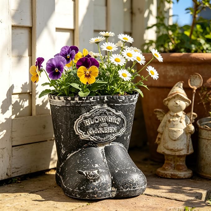 Vintage Distressed Boot Planter, Rustic Flowers & Garden Metal Rain Boot Plant Pot, Farmhouse Succulent Herb Planter for Indoor Outdoor Home Garden Patio Decor (Black - Small)