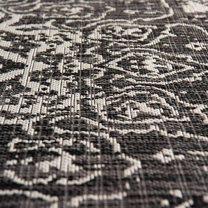 Unique Loom Outdoor Collection Area Rug - Dubai (5' 3" x 8' Oval, Charcoal Gray/ Ivory)