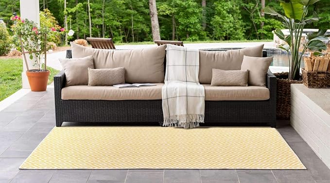 Unique Loom Jill Zarin Outdoor Collection Area Rug - Costa Rica (7' 10'' x 10' Rectangle, Yellow Ivory/ Ivory)