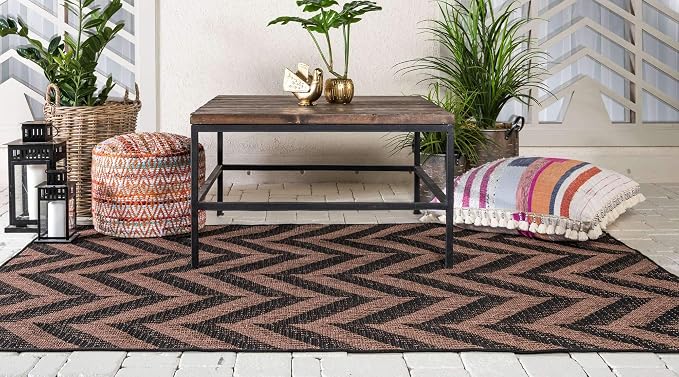Unique Loom Outdoor Modern Collection Area Rug - Chevron (2' 2" x 3' Rectangle, Brown/ Black)