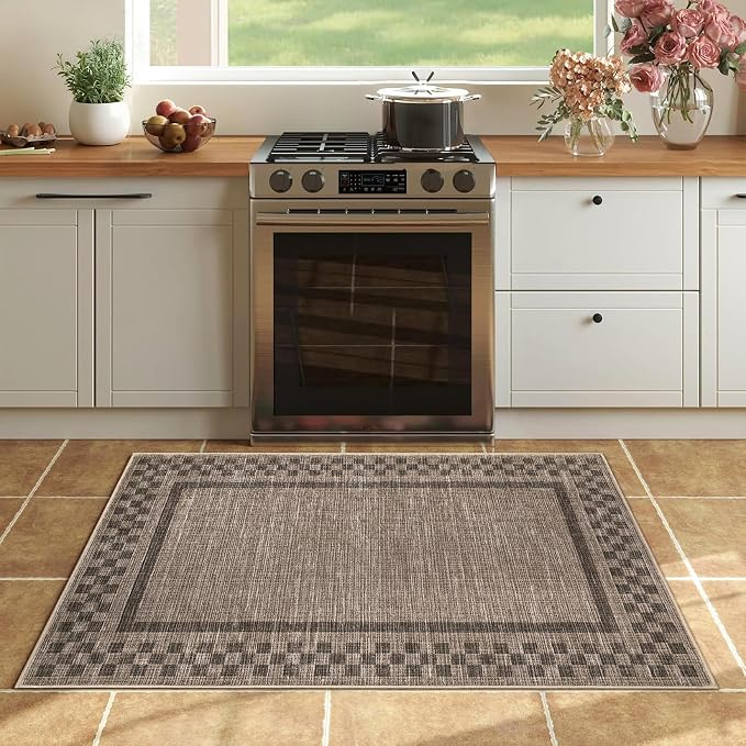 GarveeHome Small Washable Area Rug 2x3 Modern Checkered Entry Bedroom Rug | Solid Color Scalloped Kitchen Rugs Non Slip Stain Resistant Bordered Throw Carpet for Living Room Nursery Laundry, Brown