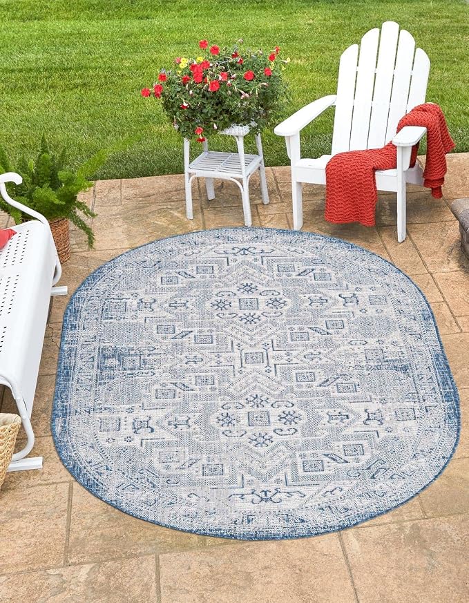 Unique Loom Outdoor Aztec Collection Area Rug - Coba (7' 10" x 10' Oval, Blue/ Ivory)