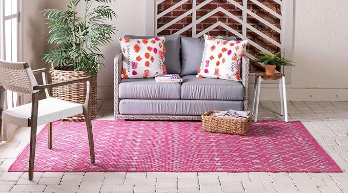 Unique Loom Outdoor Trellis Collection Area Rug - Tribal Trellis (6' 1" x 9' Rectangle, Fuschia/ Gray)