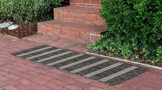 Unique Loom Outdoor Collection Area Rug - Anguilla (2' x 6' 1" Runner, Charcoal/ Ivory)