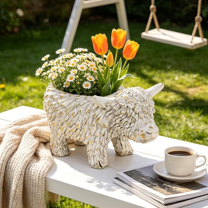 Rustic Highland Cow Planter - Vintage Distressed White Resin Planter Pot Indoor&Outdoor Flower Pots for Garden Home Decor, Succulent, Herbs