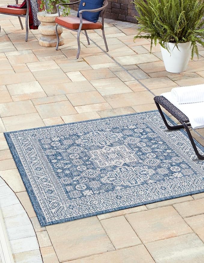 Unique Loom Outdoor Aztec Collection Area Rug - Chalca (7' 10" Square, Blue/ Ivory)