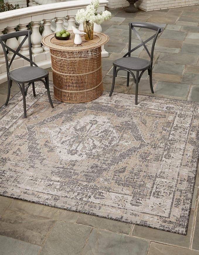 Unique Loom Outdoor Traditional Collection Area Rug - Valeria (7' 10" Square, Charcoal/ Natural)