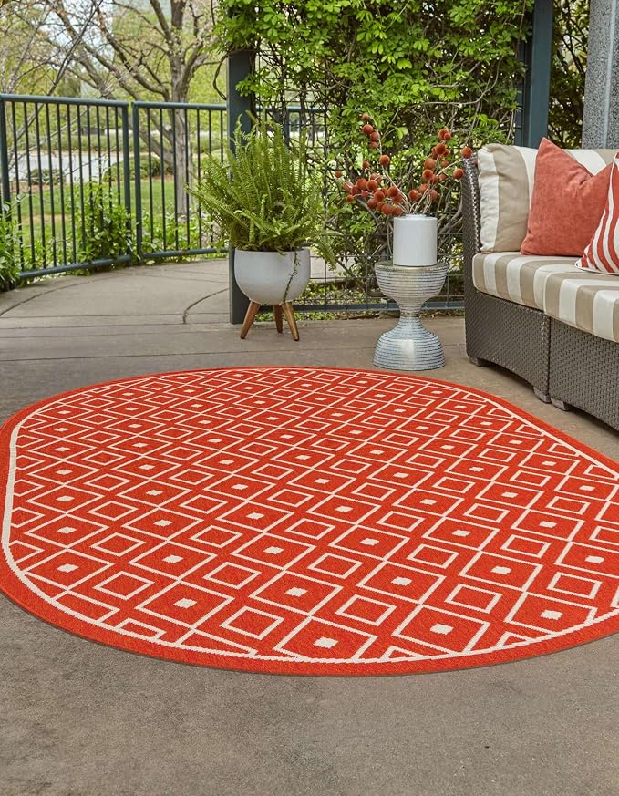 Unique Loom Outdoor Trellis Collection Area Rug - Kafes (5' 3" x 8' Oval, Rust Red/ Ivory)