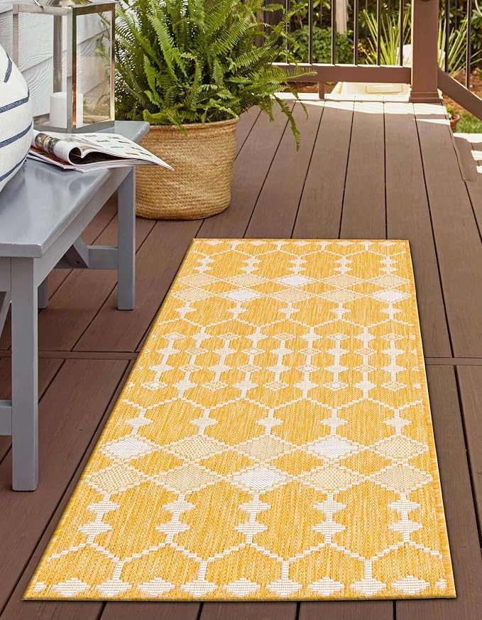 Unique Loom Outdoor Trellis Collection Area Rug - Traliccio (2' x 6' 1" Runner, Yellow/ Ivory)