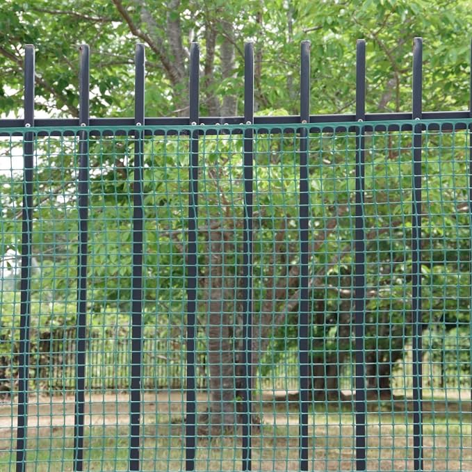 Heavy-Duty Plastic Mesh Netting, Green, 35.4 x 197 in (90cm x 5m), 25mm Grid, Recycled Plastic, Cut-to-Size, Multi-Purpose for Gardening & Fencing