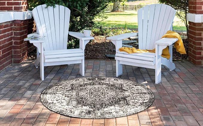 Unique Loom Jill Zarin Outdoor Collection Area Rug - Dubai (4' 1' Round, Charcoal Gray/ Ivory)