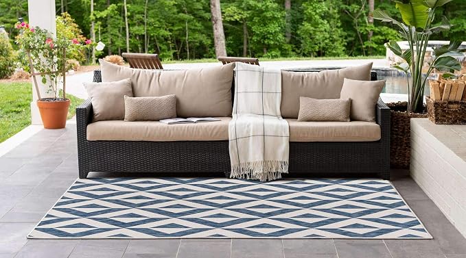 Unique Loom Jill Zarin Outdoor Collection Area Rug - Napa (7' 10" x 10' Rectangle, Blue/ Ivory)