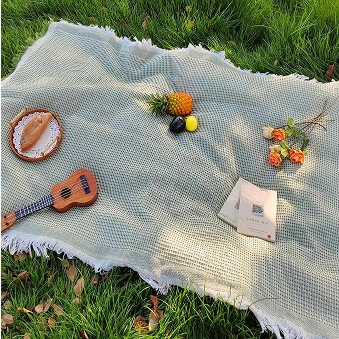 70"x 70" Picnic Blanket Extra Large,Layer Outdoor Blanket for 5 to 7 Adults,Camping Grass Lawn Park Accessories Cute Couple Gifts Ideas Wedding Registry for Park, Beach (Green)