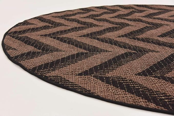 Unique Loom Outdoor Modern Collection Area Rug - Chevron (6' 1" Round, Brown/ Black)