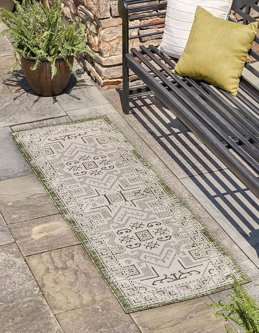 Unique Loom Outdoor Aztec Collection Area Rug - Coba (2' x 7' 10" Runner, Green/ Ivory)