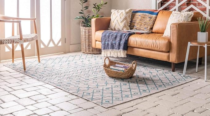 Unique Loom Outdoor Trellis Collection Area Rug - Tribal Trellis (4' 1" x 6' 1" Rectangle, Light Blue/ Ivory)